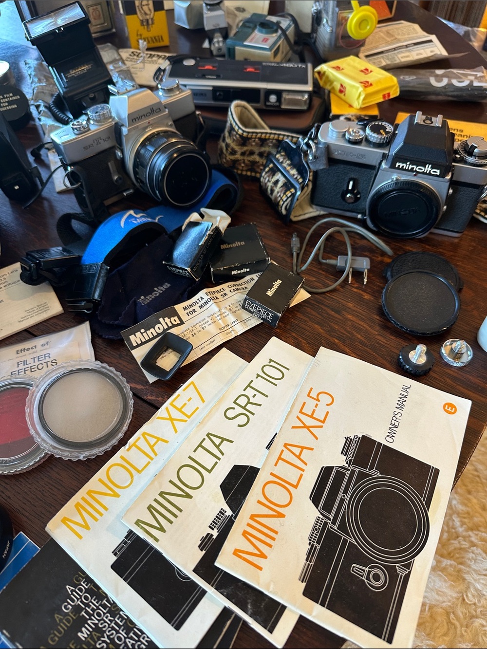 Vintage Minolta Camera Bundle. 2 bodys, 5 lenses, 2 bags, 2 instant ++ - Picture 2 of 16